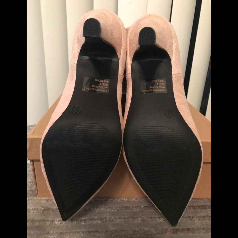 SOLD🔥NWT CHARLOTTE RUSSE NUDE SUEDE BOOTIES 🔥 - Picture 5 of 5